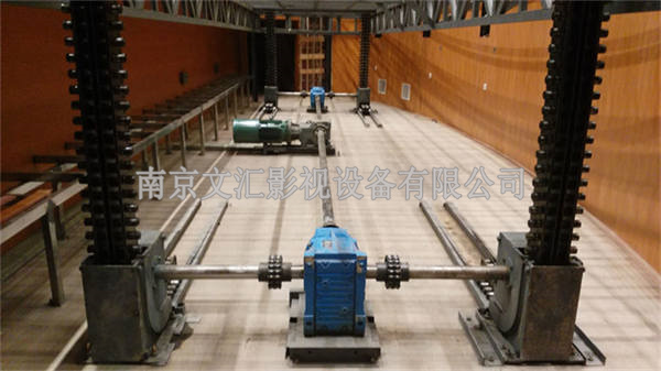 樂(lè)池臺(tái)下剛性鏈